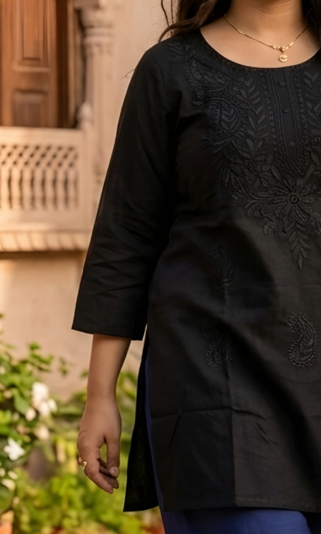 Rida - Viscose Lucknowi Short Kurti