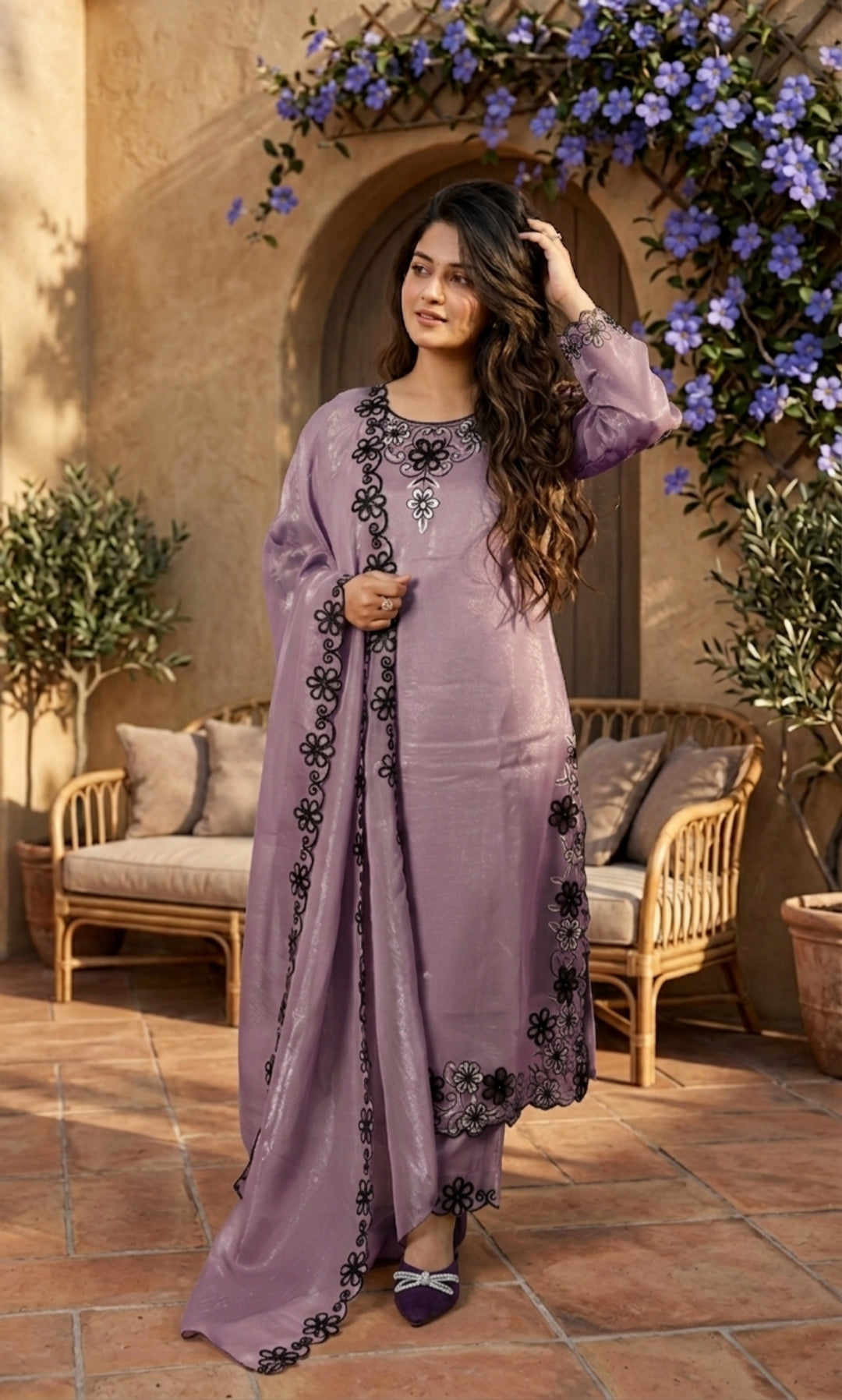 Gulrez-Floral Lace Detail Ethnic Suit Set